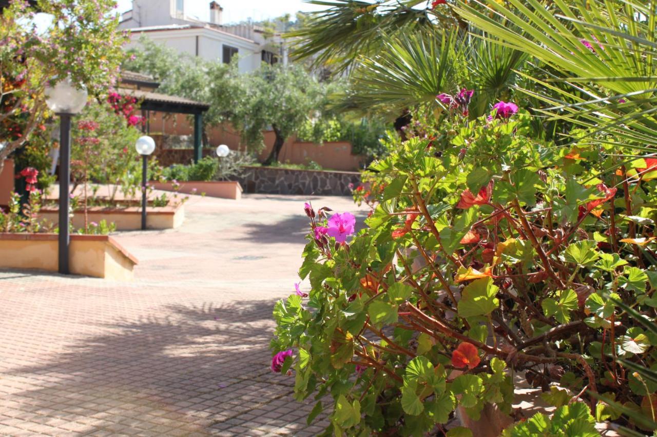Aparthotel Arbatax Le Terrazze Sul Mare Exterior foto